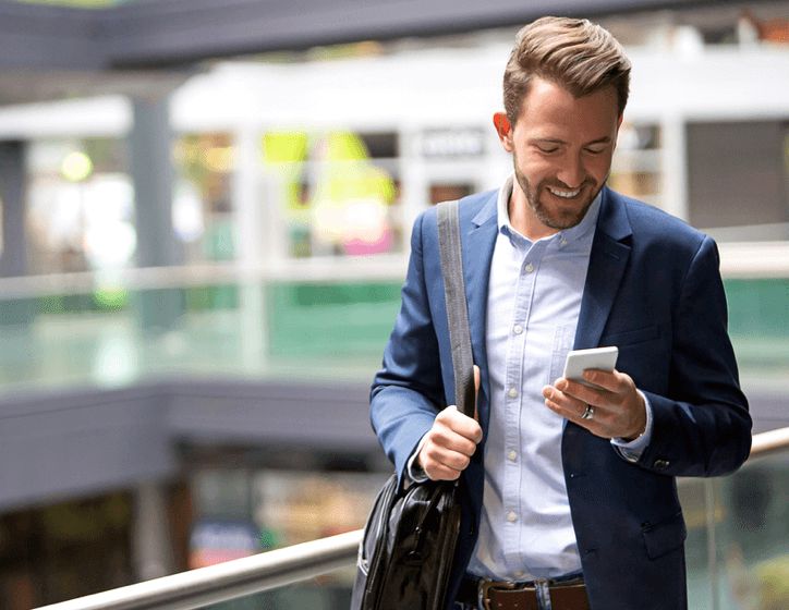 Aceda ao histórico de ações para cada cliente; 1